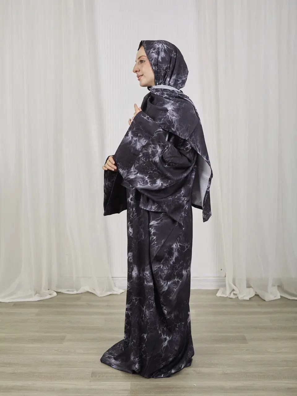 5796560946305109770 black marbile