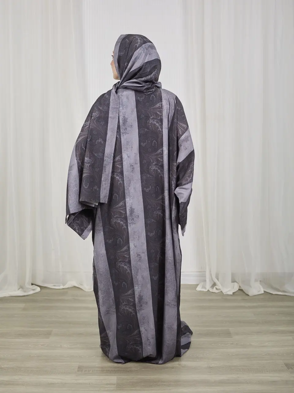 5796560946305109774 grey&black
