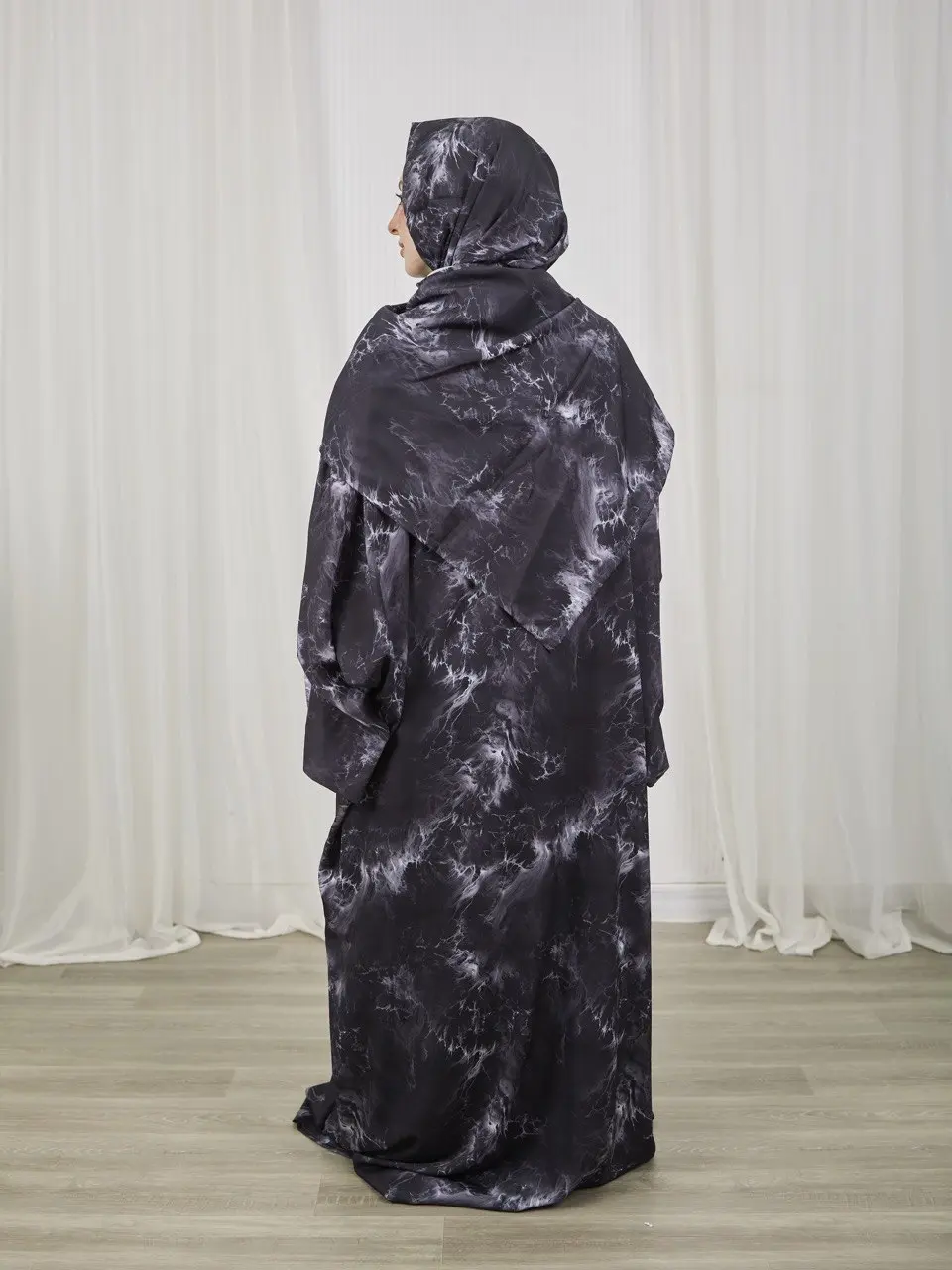 5796560946305109775 black marbile