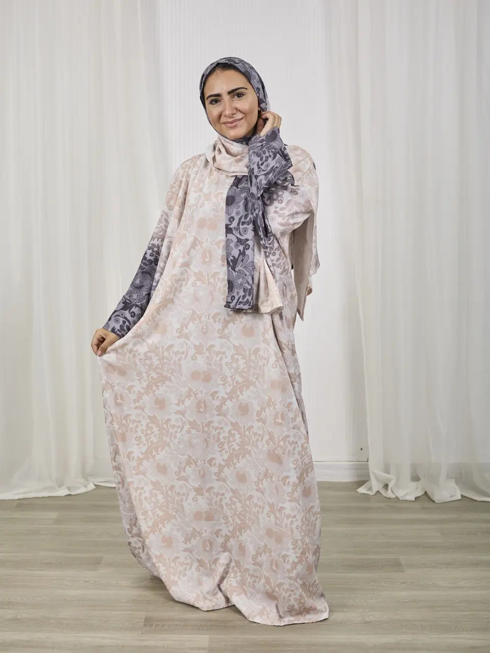 5796560946305109797 Taupe baroque