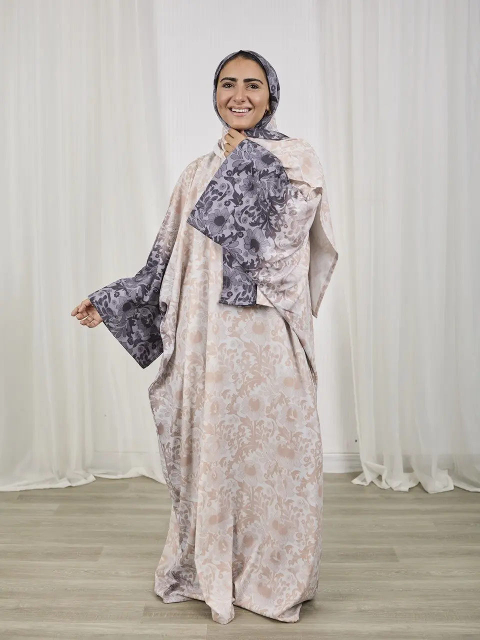 5796560946305109799 Taupe baroque