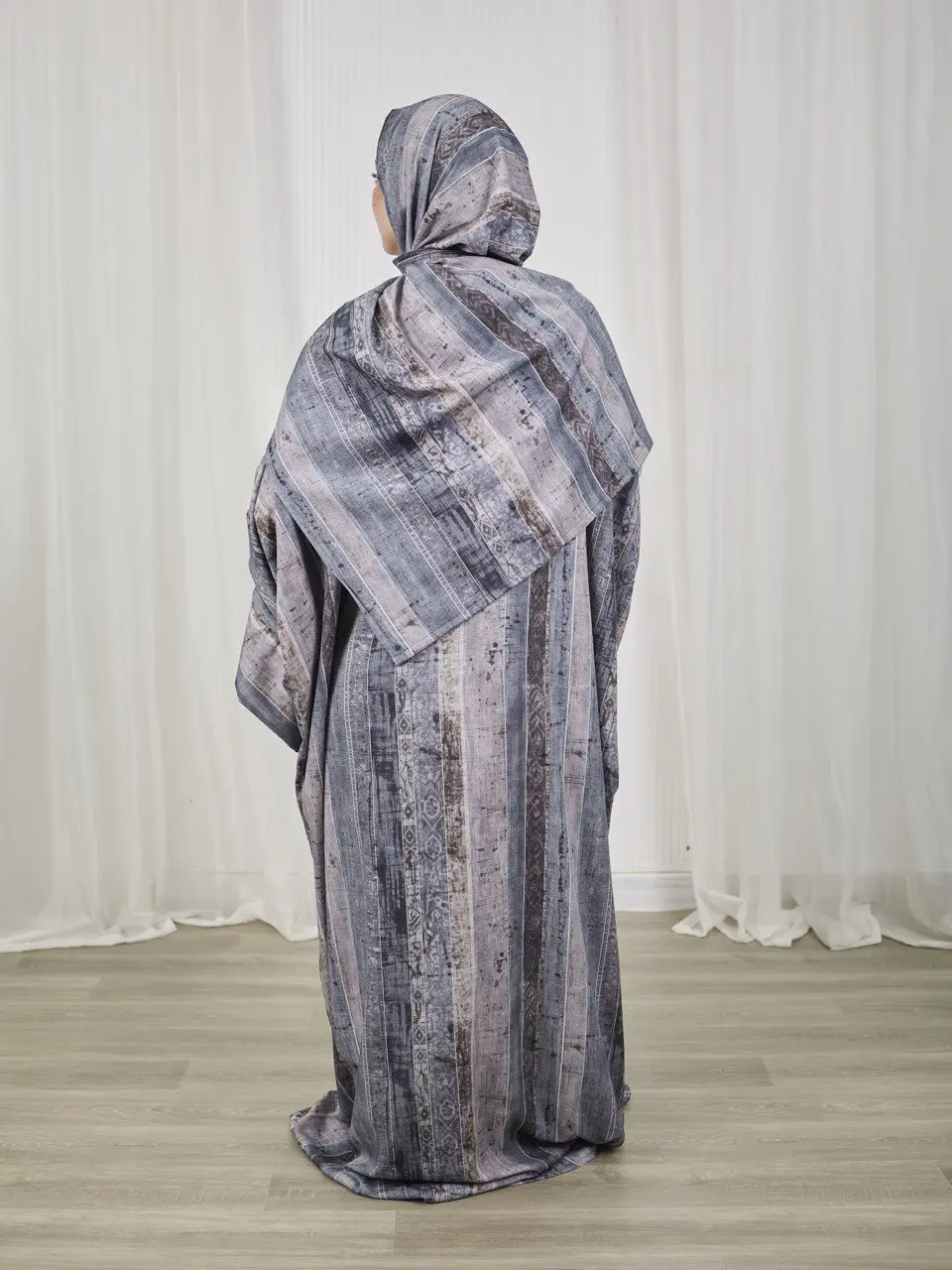 5796560946305109806 Multi grey