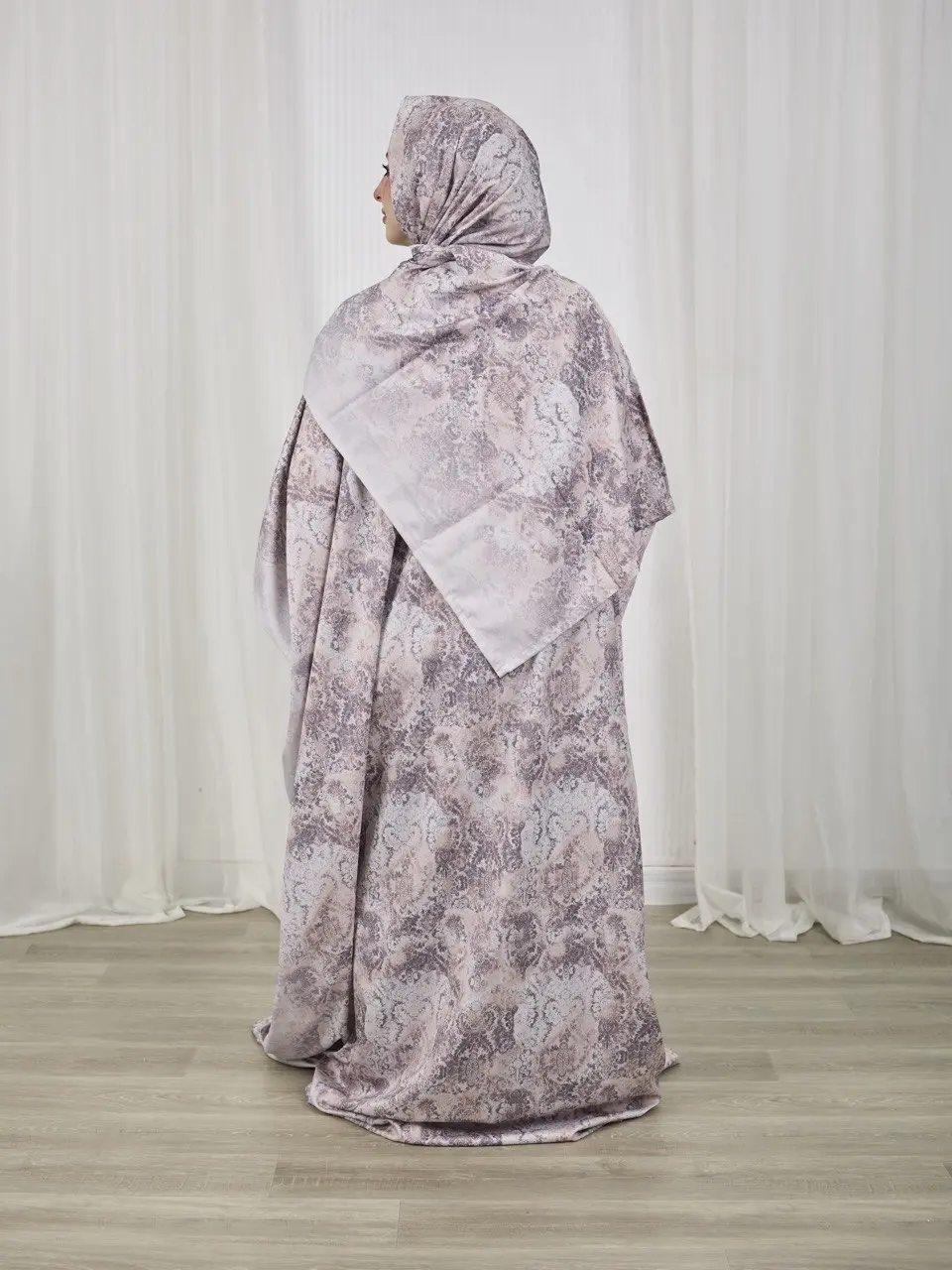 5796560946305109829 Floral Tapestry