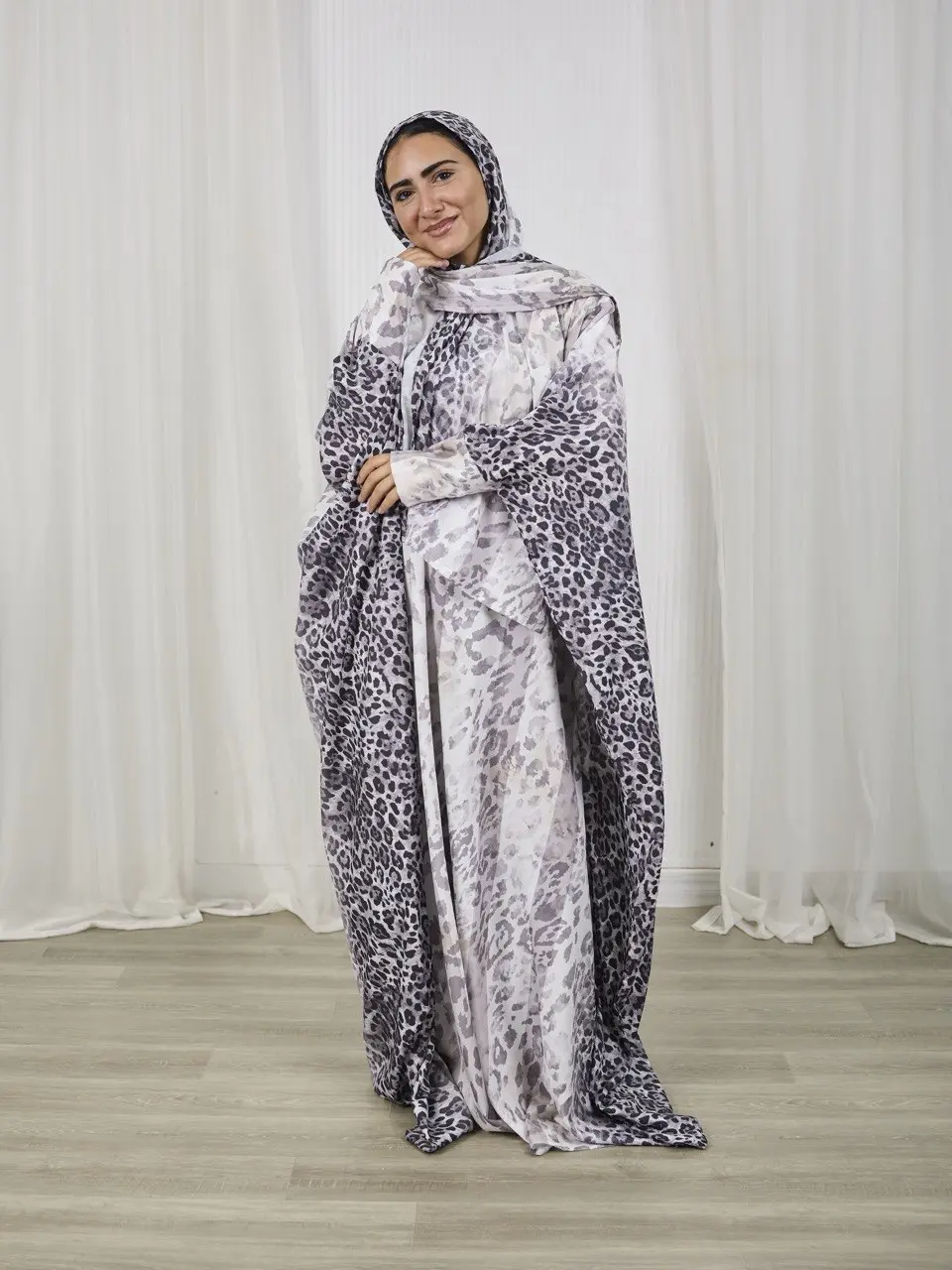 5796560946305109830 Grey Leopard