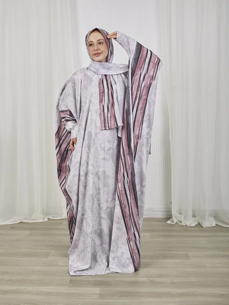 5796560946305109844 Light Grey&Plum