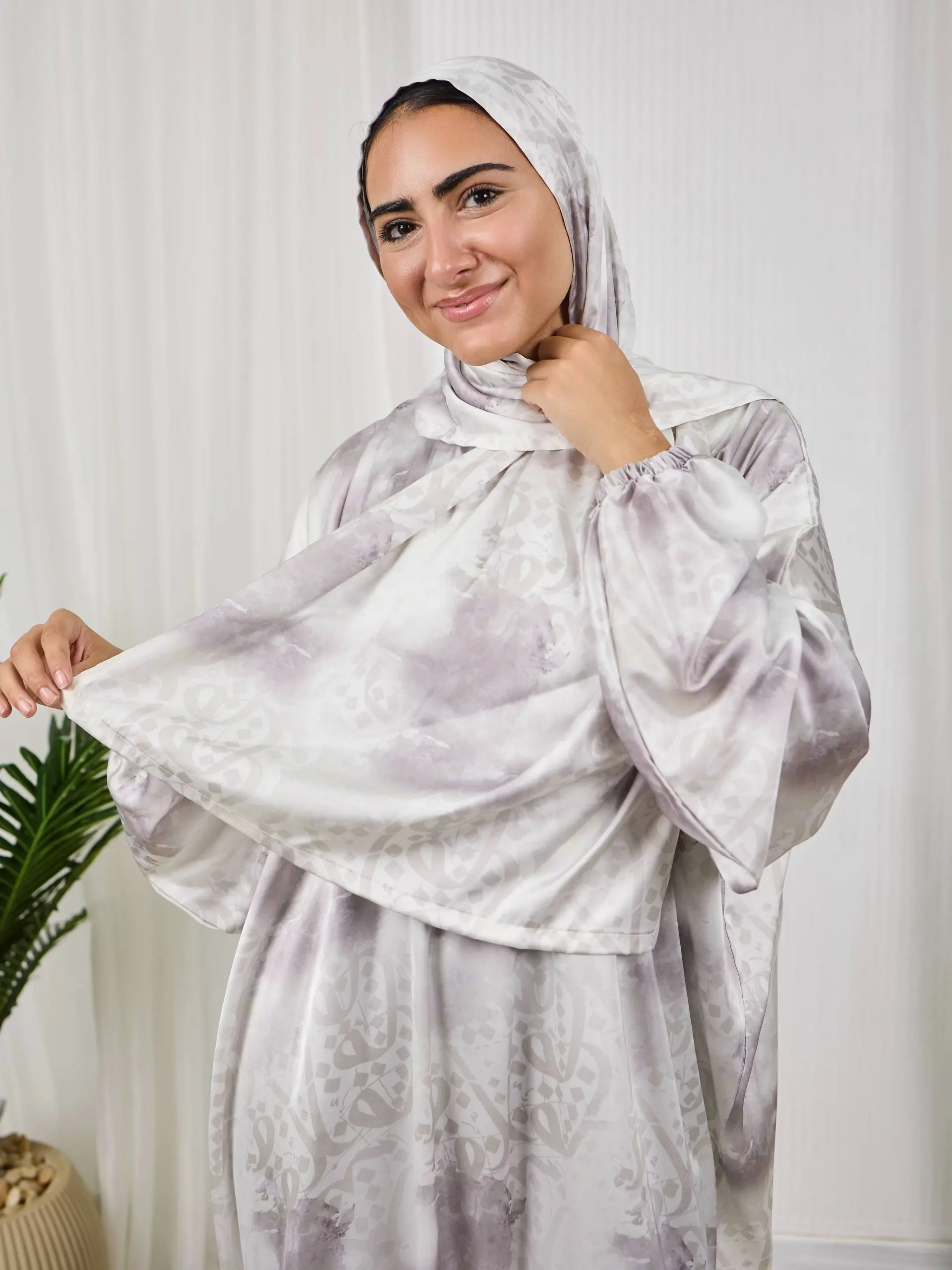 5800787602146266900 رمادي رخامي