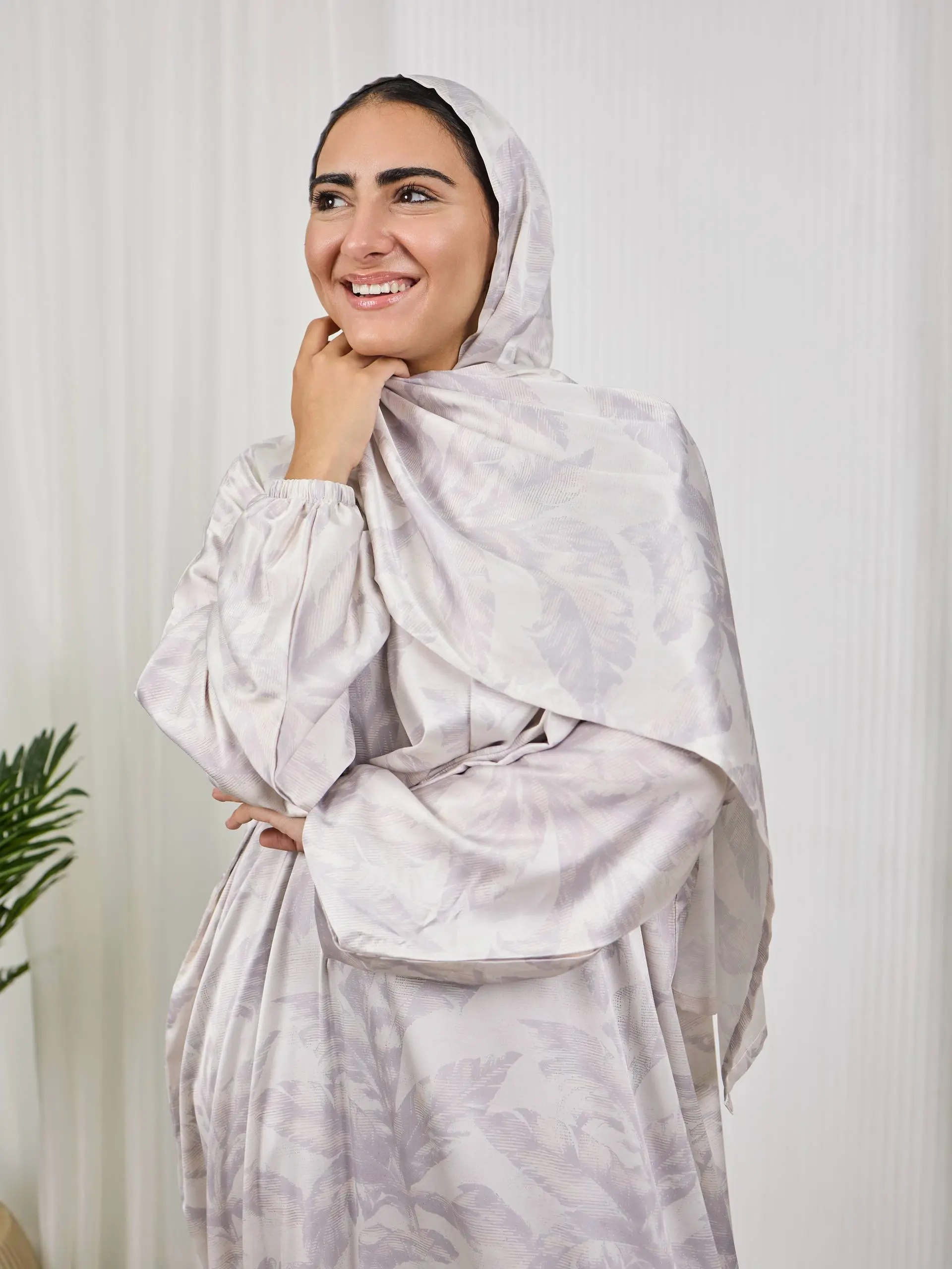 5800787602146266928 رمادي بودر