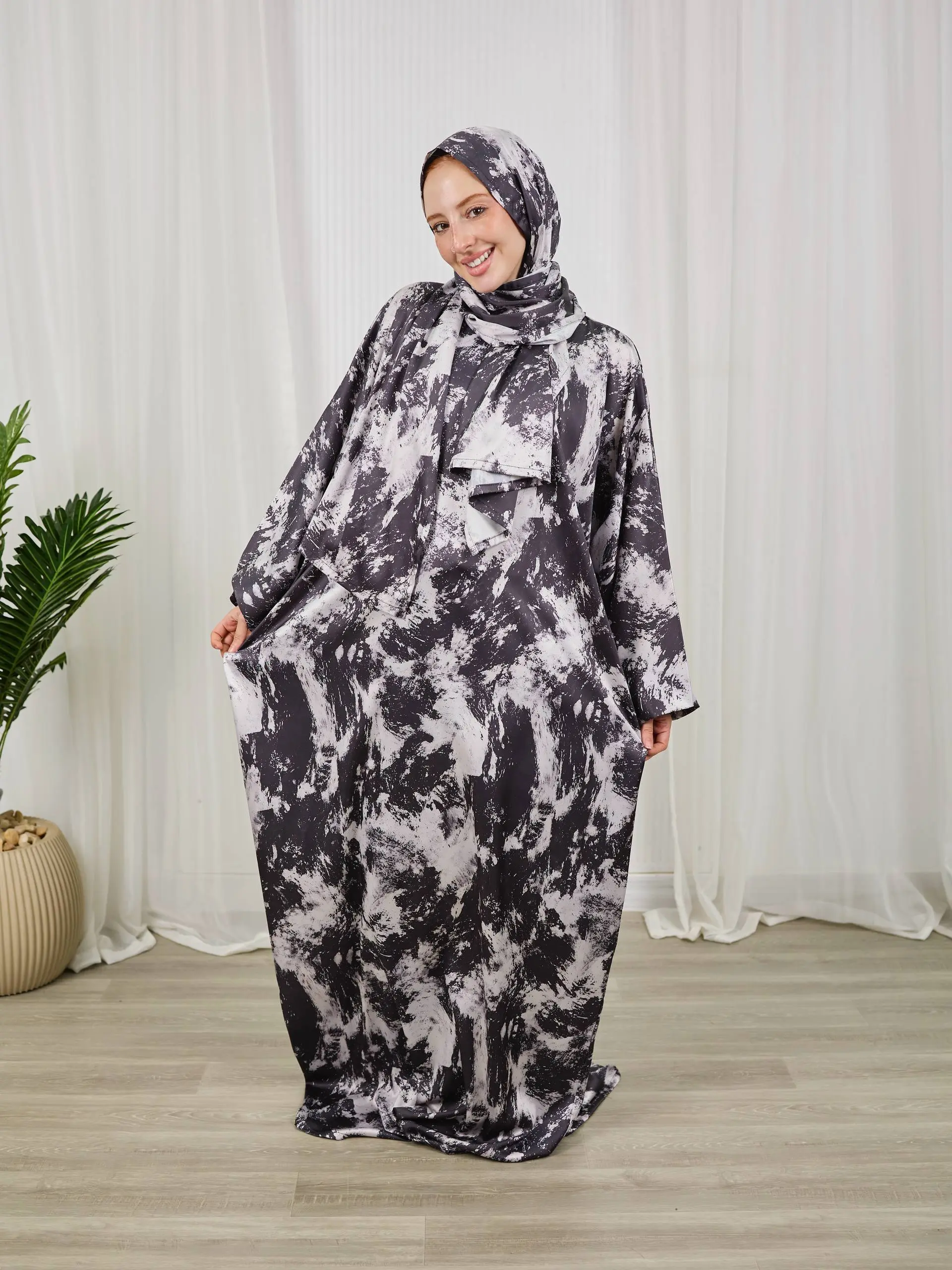 5800787602146266931 اسود رخامي