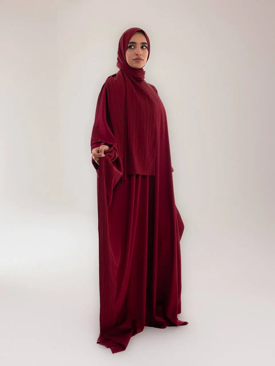 5823449795220148090 Burgandy