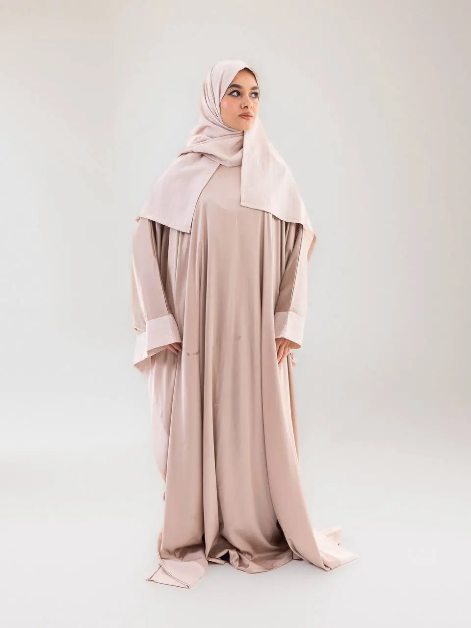 5823449795220148099 Beige