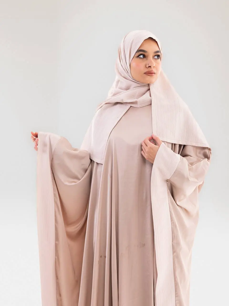 5823449795220148101 Beige
