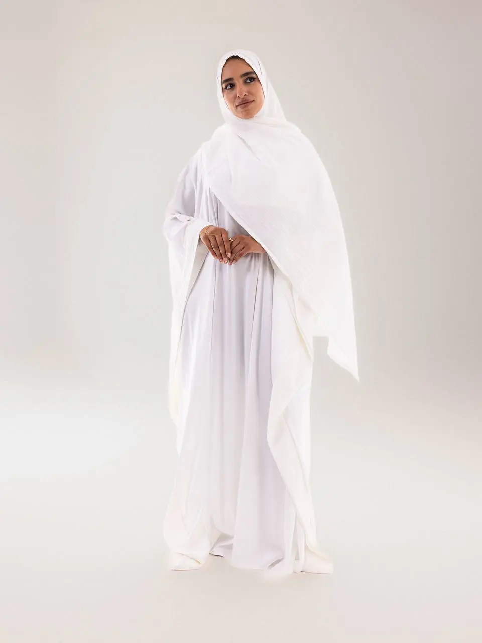 5823449795220148105 White