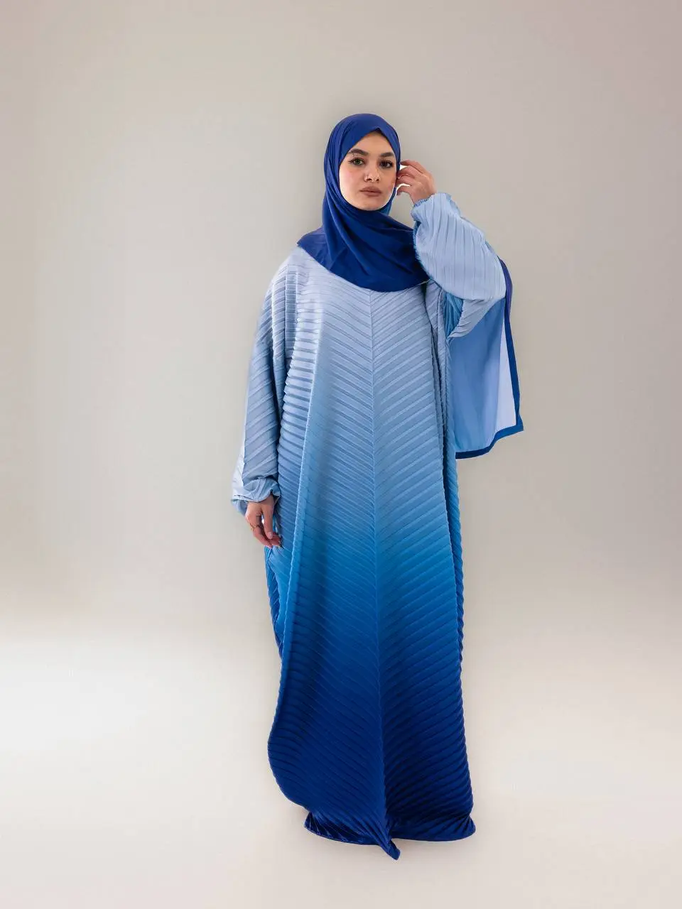 5823449795220148242 Blue Gradient