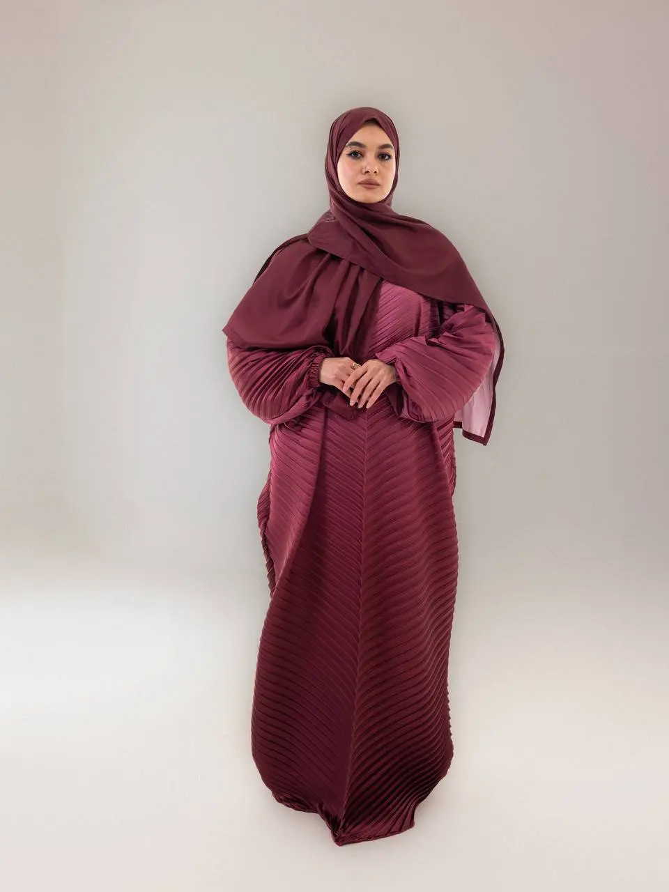 5823449795220148245 Burgundy Gradient