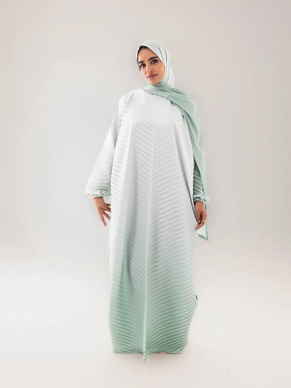 5823449795220148248 Mint Gradient
